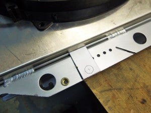 Shroud mounting brackets