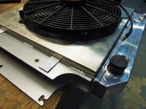Shroud mounting brackets