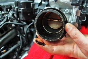Throttle body oil contamination