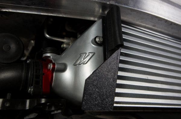 To keep any of the fresh airflow from escaping the grasp of the intercooler, Dan incorporated diverter shrouds, giving the flow no choice but to pass through the fins.